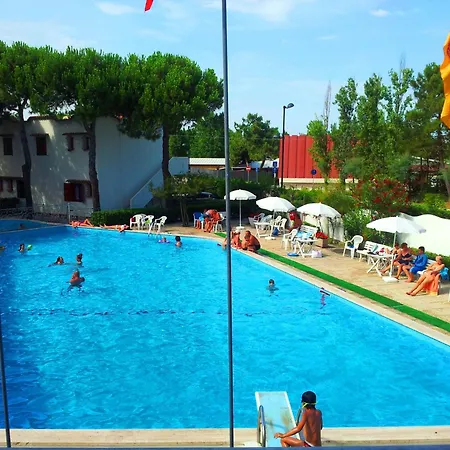 El Patio Con Piscina *